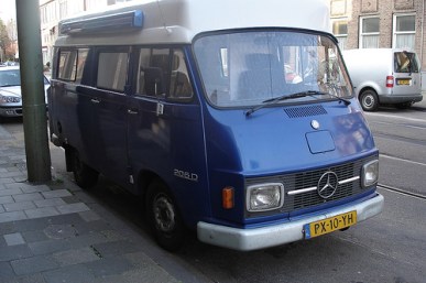 Mercedes L206D_2